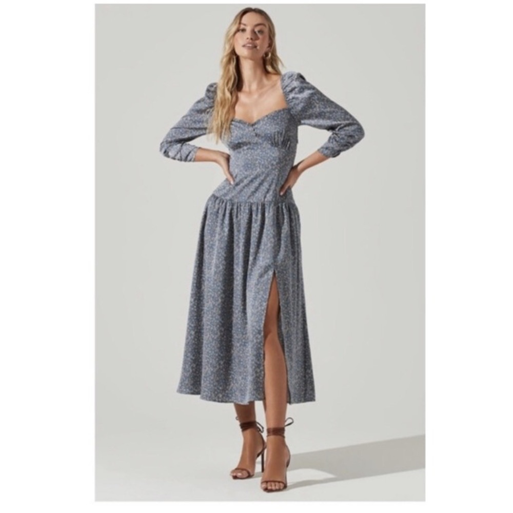 ASTR The Label Women Blue Floral Maxi Dress S Sweetheart Satin Smocked ADR10118A